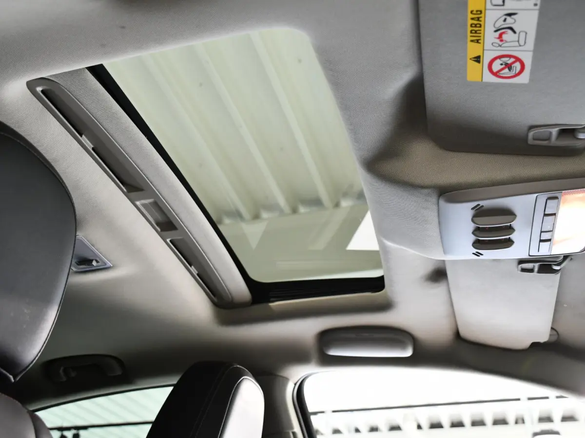 1.4 T Innovation | Lederen bekleding | Schuif-/Kanteldak | Trekhaak |