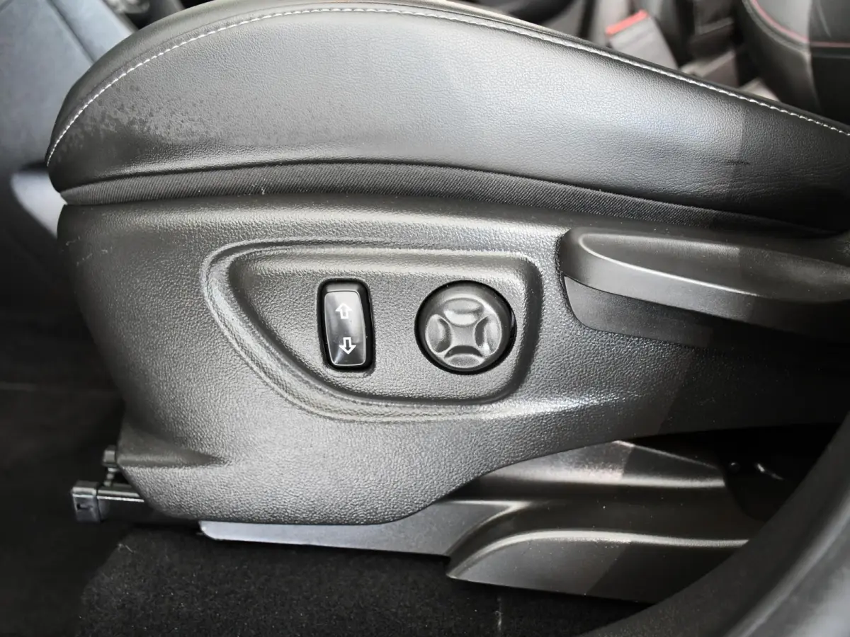 1.4 T Innovation | Lederen bekleding | Schuif-/Kanteldak | Trekhaak |