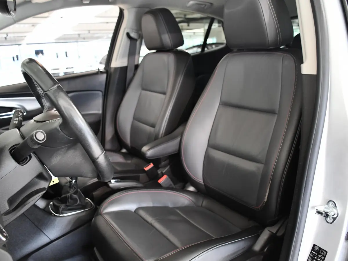 1.4 T Innovation | Lederen bekleding | Schuif-/Kanteldak | Trekhaak |