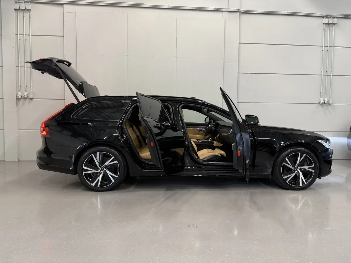 T8 AWD Ultimate Dark Long Range 455PK PANO/B&W/TREKHAAK/NAPPA-LEER/VENTILATIE+MASSAGE/GOOGLE/HEAD-UP/360CAMERA/19"/CRYSTAL-POOK/ACC/PILOT-ASSIST/EL.A.KLEP/BLACK-OPTIC/NET GROTE OH BEURT GEHA