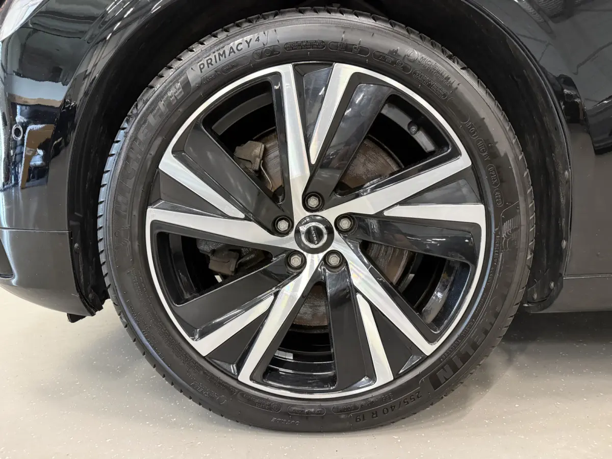 T8 AWD Ultimate Dark Long Range 455PK PANO/B&W/TREKHAAK/NAPPA-LEER/VENTILATIE+MASSAGE/GOOGLE/HEAD-UP/360CAMERA/19"/CRYSTAL-POOK/ACC/PILOT-ASSIST/EL.A.KLEP/BLACK-OPTIC/NET GROTE OH BEURT GEHA