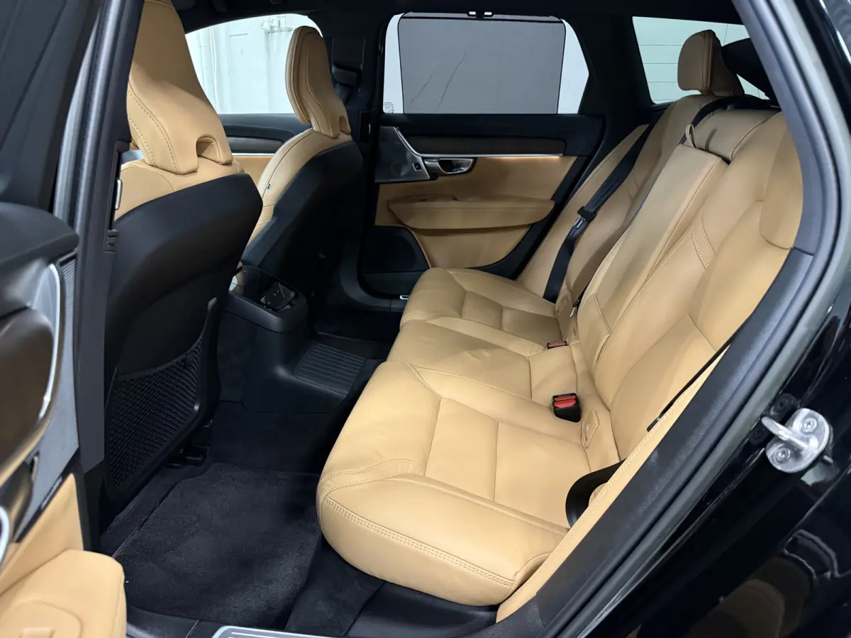 T8 AWD Ultimate Dark Long Range 455PK PANO/B&W/TREKHAAK/NAPPA-LEER/VENTILATIE+MASSAGE/GOOGLE/HEAD-UP/360CAMERA/19"/CRYSTAL-POOK/ACC/PILOT-ASSIST/EL.A.KLEP/BLACK-OPTIC/NET GROTE OH BEURT GEHA