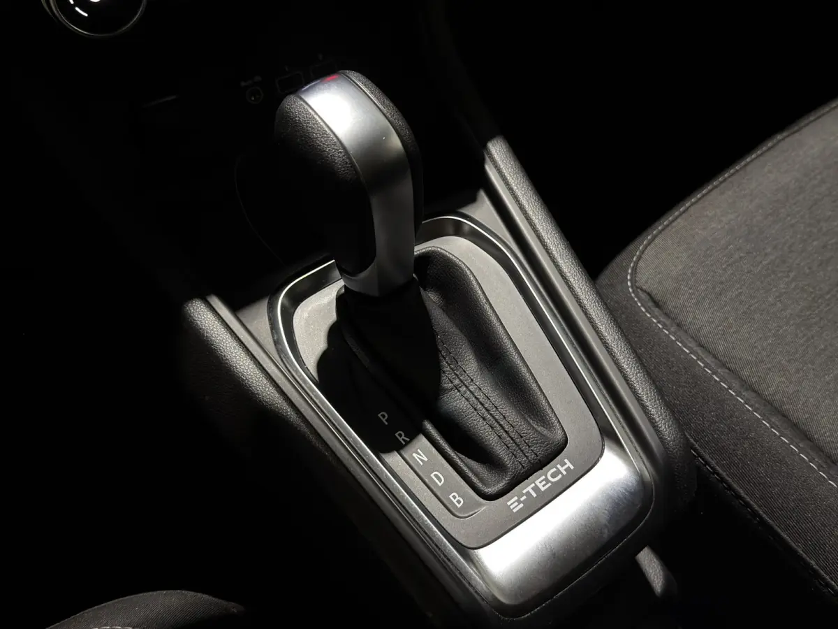 1.6 E-Tech Hybrid 145 Intens | Keyless | Apple CarPlay - Android Auto | LMV 17"