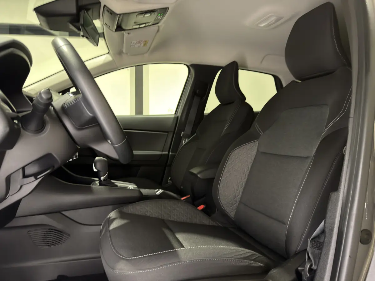 1.6 E-Tech Hybrid 145 Intens | Keyless | Apple CarPlay - Android Auto | LMV 17"