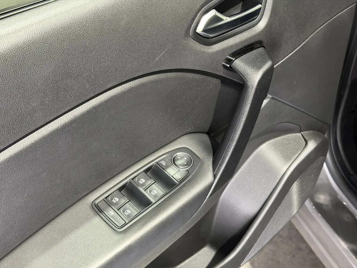 1.6 E-Tech Hybrid 145 Intens | Keyless | Apple CarPlay - Android Auto | LMV 17"