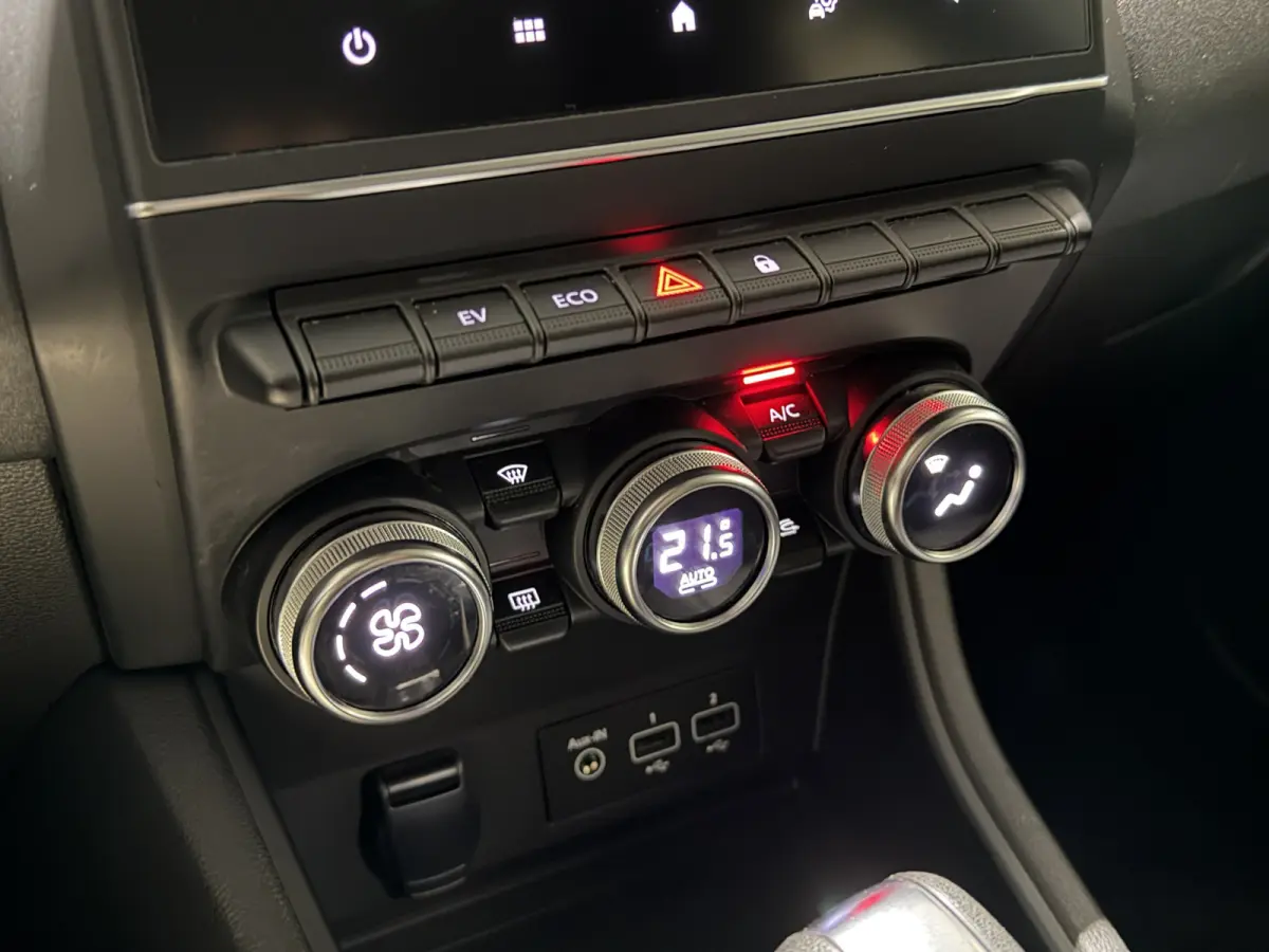 1.6 E-Tech Hybrid 145 Intens | Keyless | Apple CarPlay - Android Auto | LMV 17"