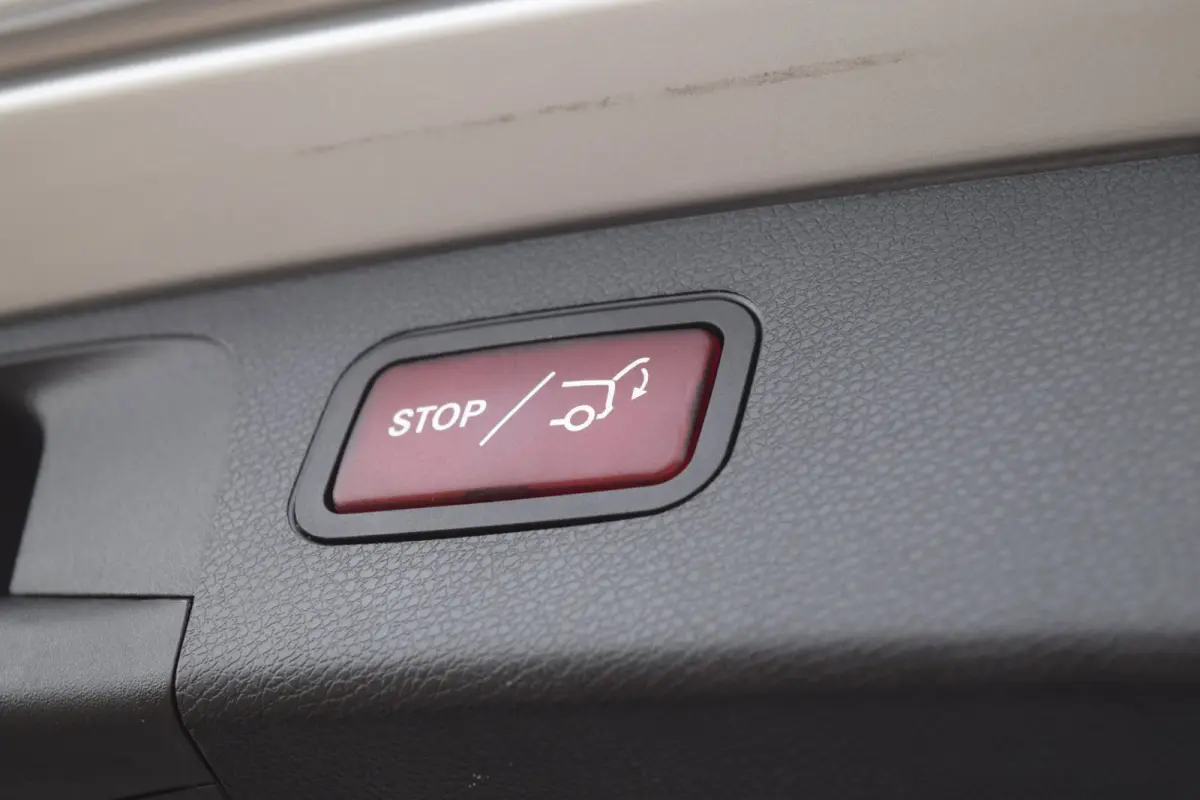 200 d | Automaat | Leder | APK 6-2027