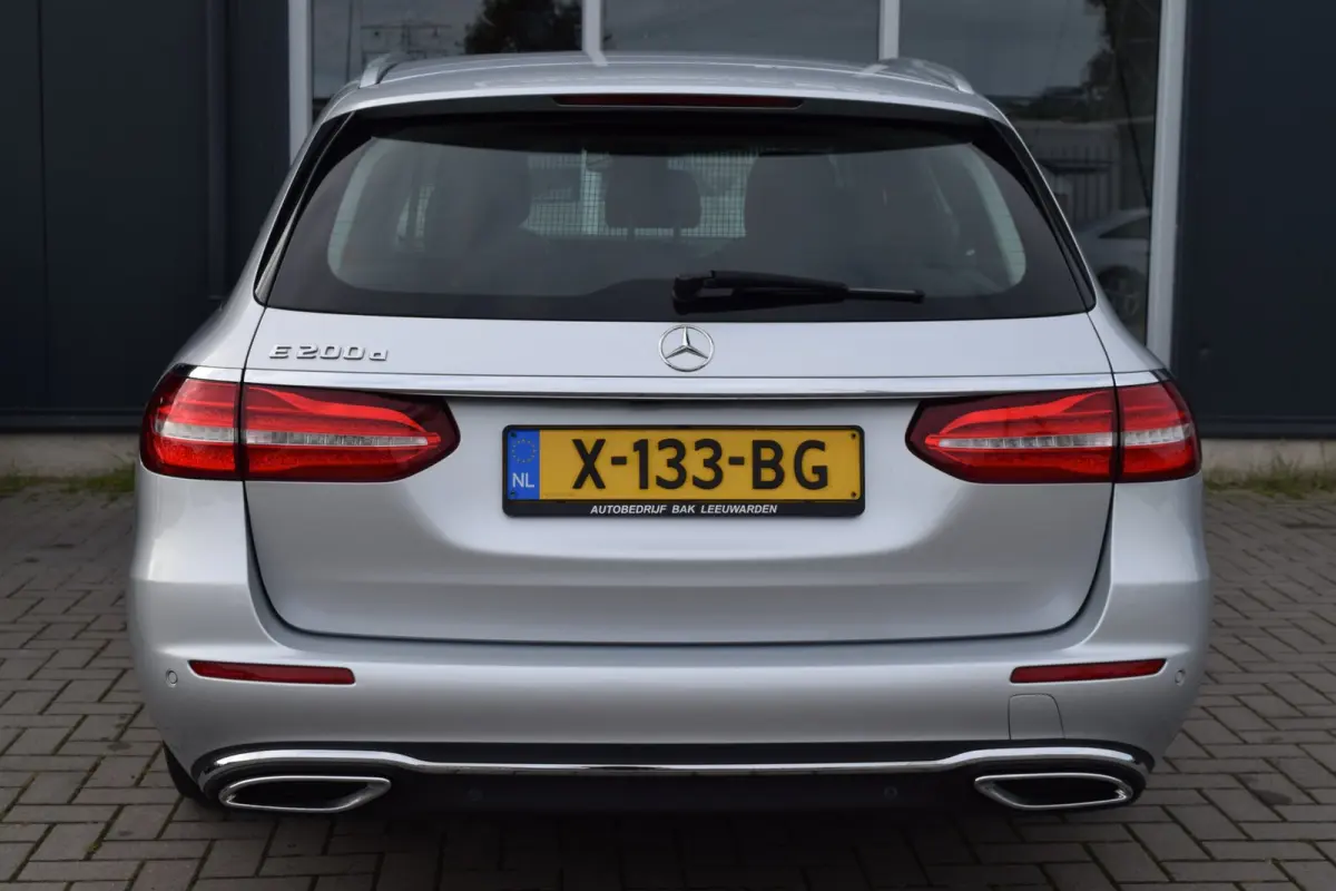 200 d | Automaat | Leder | APK 6-2027