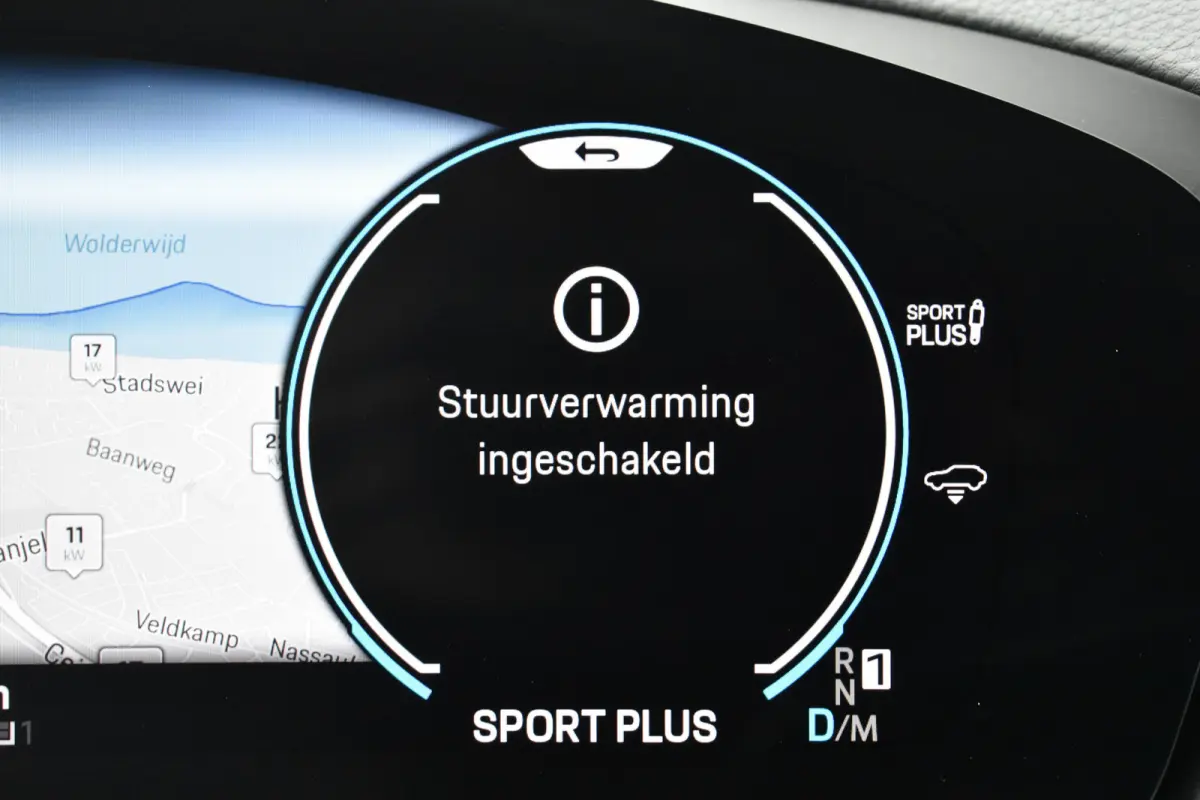 3.0 E-Hybrid SportDesign | Panorama | 22'' Wielen | Trekhaak | Sfeerverlichting | Luchtvering | Orig. NL |