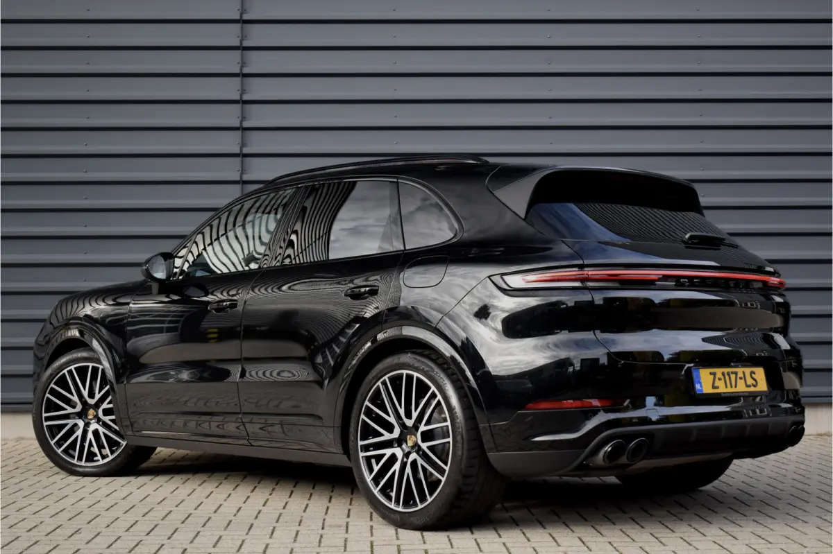 3.0 E-Hybrid SportDesign | Panorama | 22'' Wielen | Trekhaak | Sfeerverlichting | Luchtvering | Orig. NL |