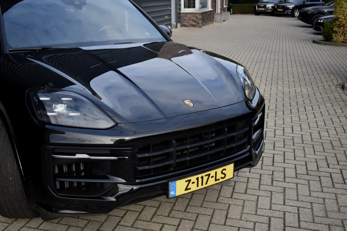 3.0 E-Hybrid SportDesign | Panorama | 22'' Wielen | Trekhaak | Sfeerverlichting | Luchtvering | Orig. NL |