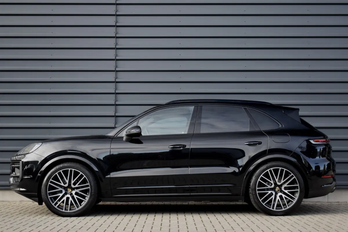 3.0 E-Hybrid SportDesign | Panorama | 22'' Wielen | Trekhaak | Sfeerverlichting | Luchtvering | Orig. NL |