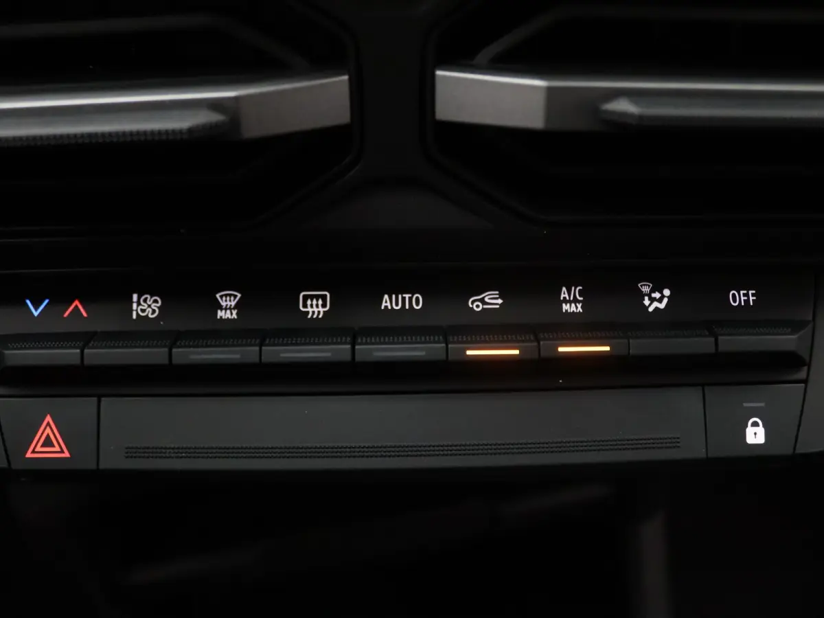 155pk hybrid limited edition Apple Carplay/Android Auto | Climate