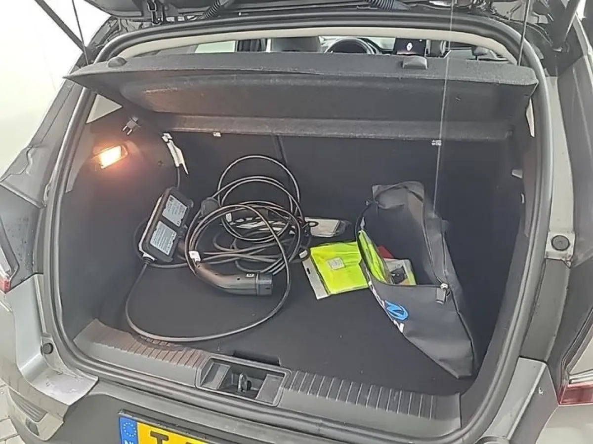 1.6 E-TECH PHEV 160 ICONIC I TREKHAAK I SCHUIF/KANTELDAK I LEDEREN BEKLEDING I STUUR/STOELVERWARMING