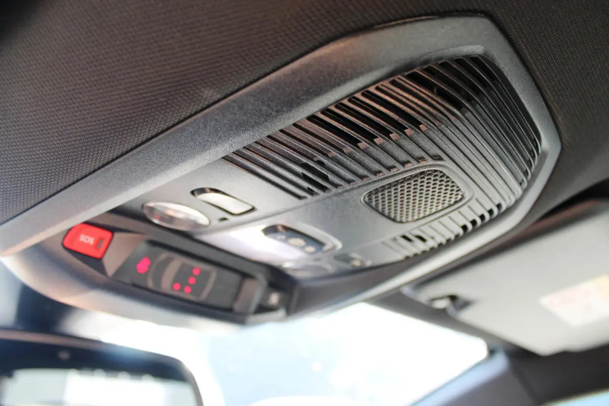 1.2 PureTech GT Line | Automaat | Trekhaak | Camera | Navi | Carplay