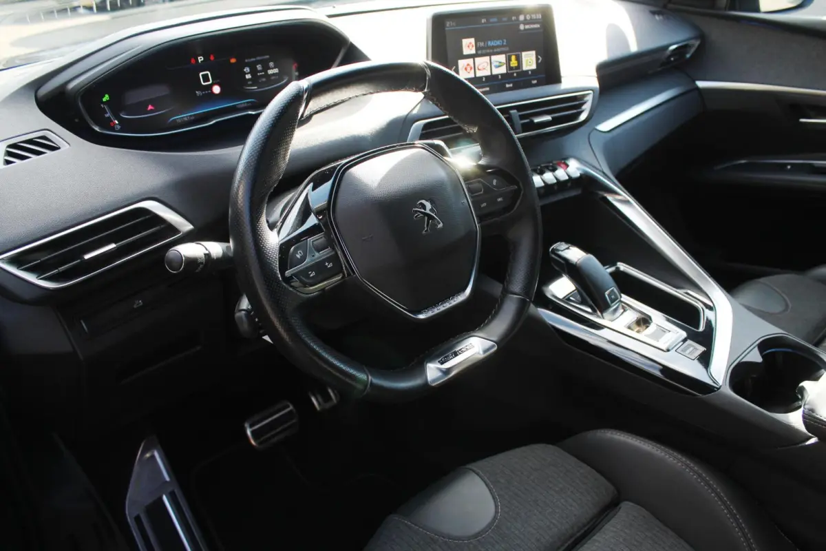 1.2 PureTech GT Line | Automaat | Trekhaak | Camera | Navi | Carplay