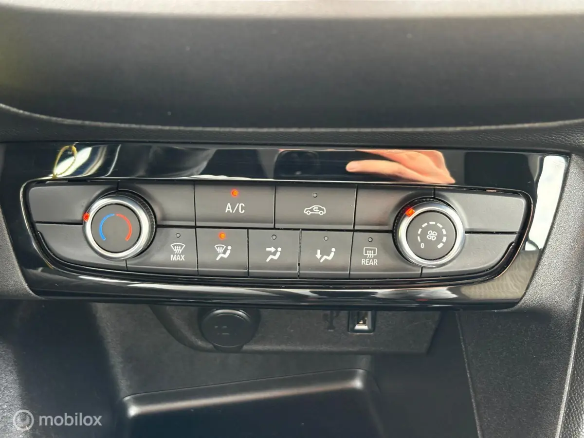 1.2 100PK Edition|NAVIGATIE|PDC|CARPLAY|NAP|DAB+