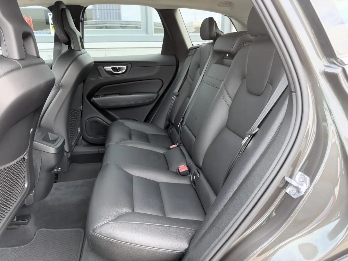 2.0 T5 AWD Inscription 254 PK | Trekhaak | Leder | 360 camera | Carplay