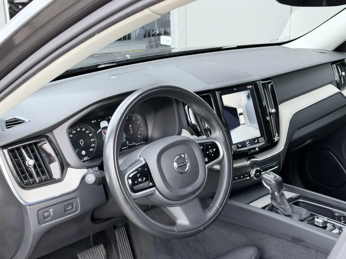 2.0 T5 AWD Inscription 254 PK | Trekhaak | Leder | 360 camera | Carplay