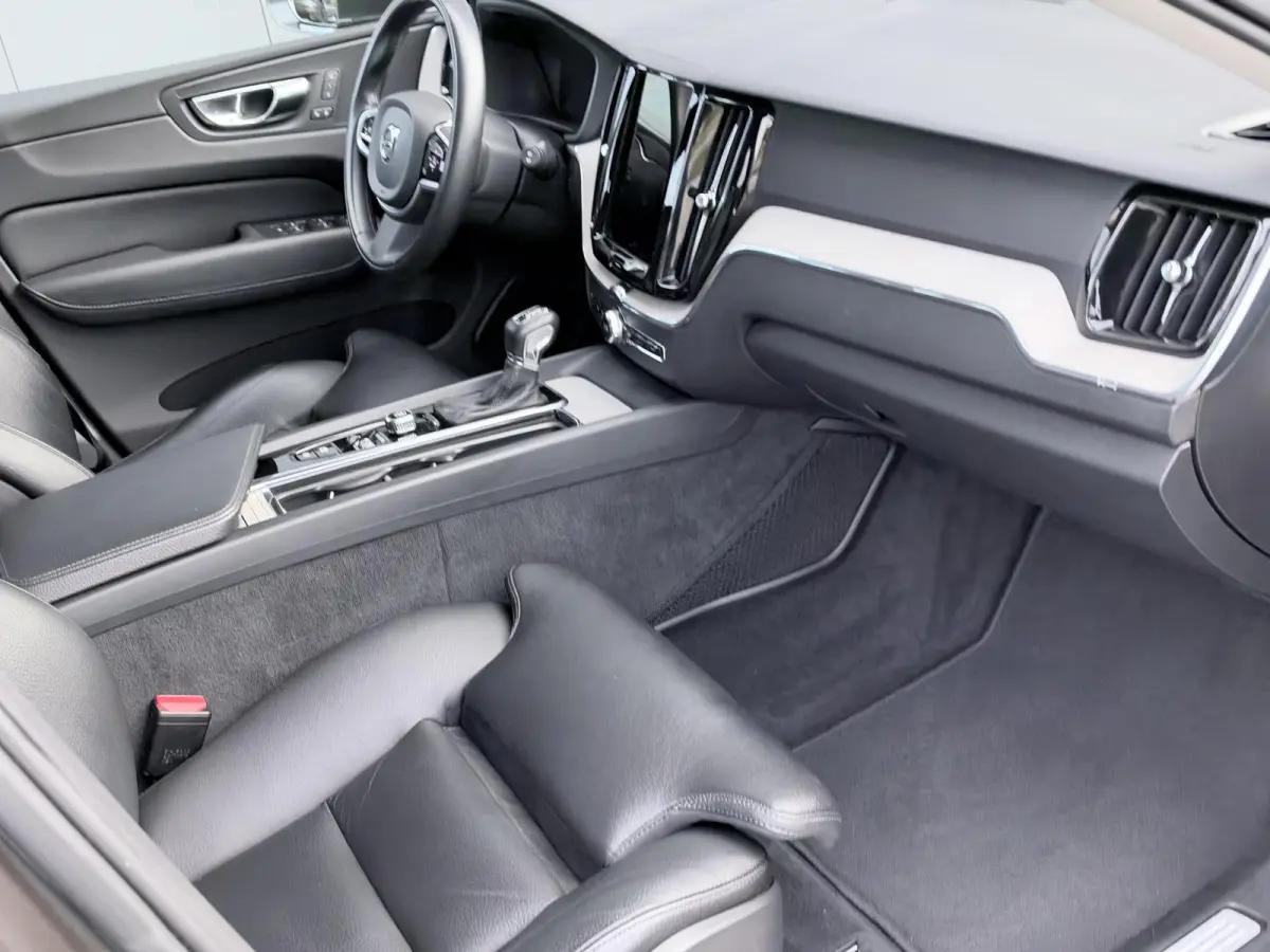 2.0 T5 AWD Inscription 254 PK | Trekhaak | Leder | 360 camera | Carplay