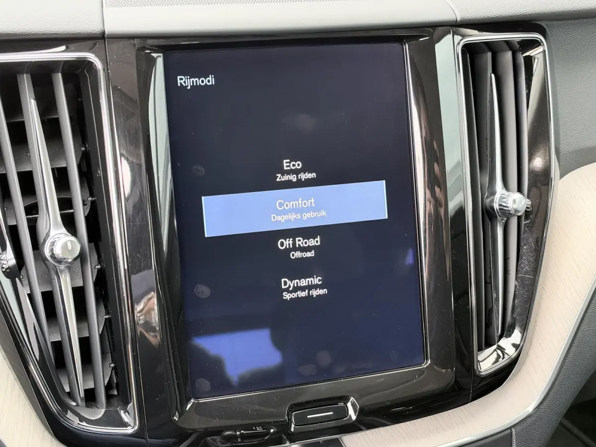 2.0 T5 AWD Inscription 254 PK | Trekhaak | Leder | 360 camera | Carplay