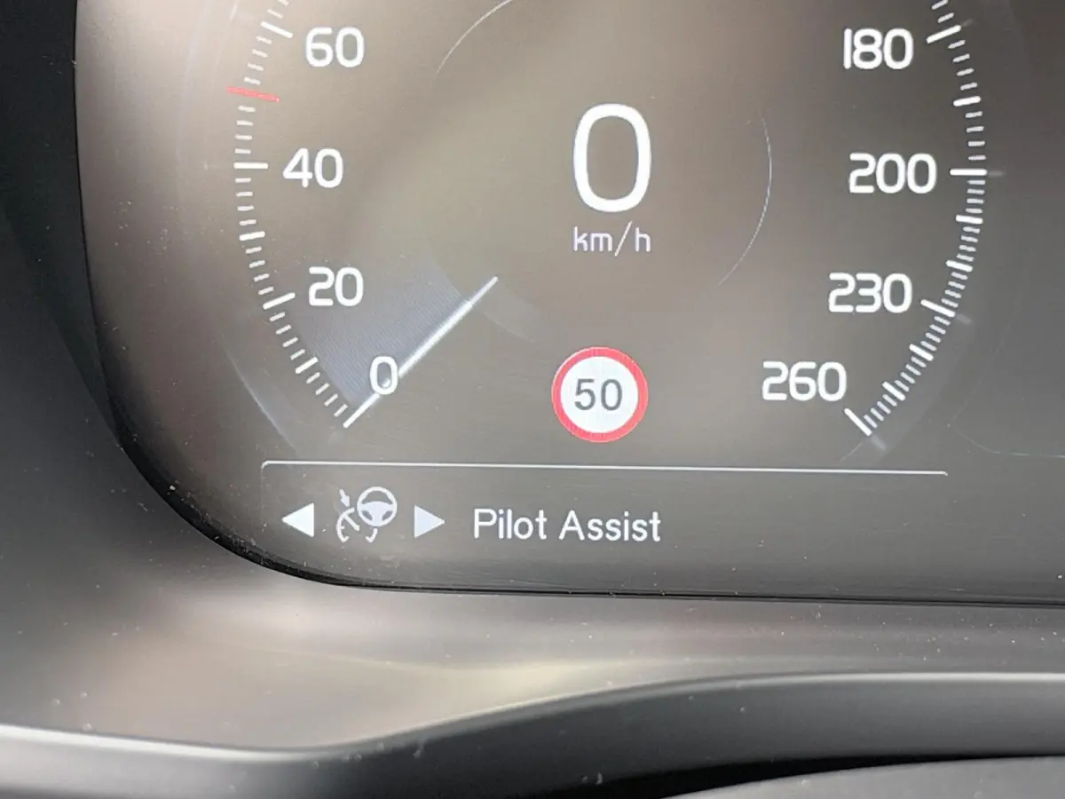 2.0 T5 AWD Inscription 254 PK | Trekhaak | Leder | 360 camera | Carplay