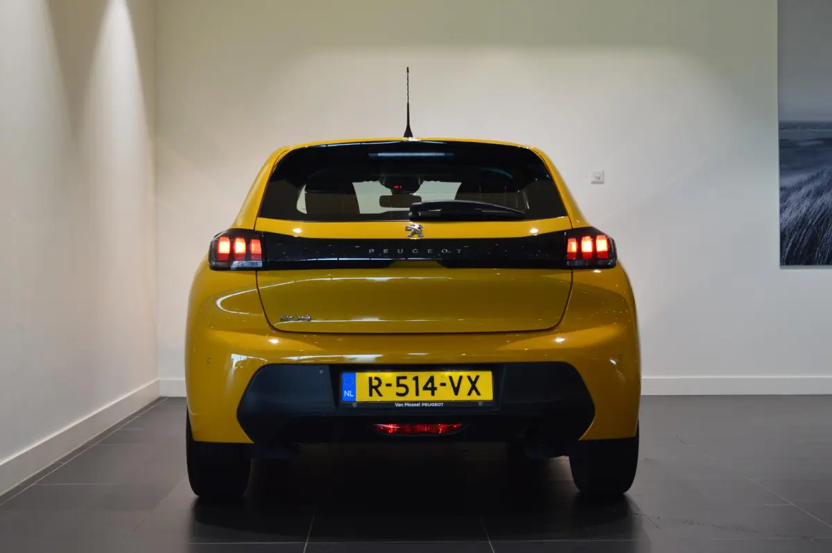 1.2 PureTech Active Pack HANDGESCHAKELD - AIRCO - APPLECARPLAY/ ANDROID AUTO