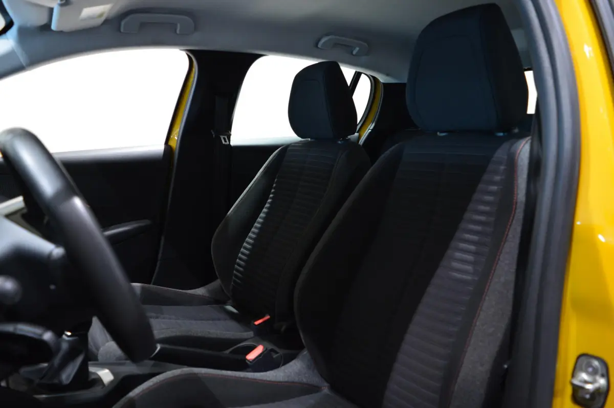 1.2 PureTech Active Pack HANDGESCHAKELD - AIRCO - APPLECARPLAY/ ANDROID AUTO