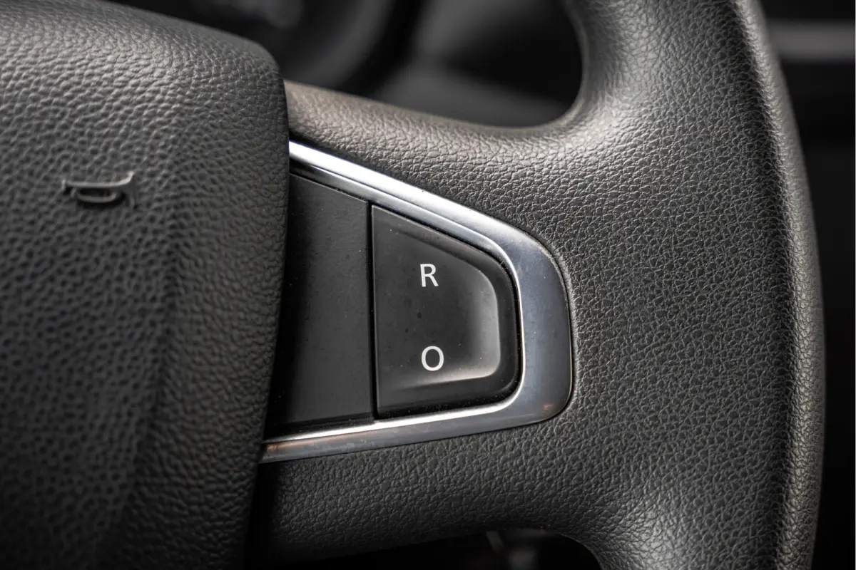 2.3dCi | Bakwagen met Laadklep | LED | Carplay | Camera | Cruise