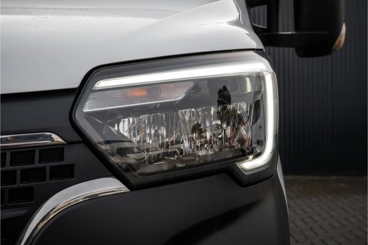 2.3dCi | Bakwagen met Laadklep | LED | Carplay | Camera | Cruise