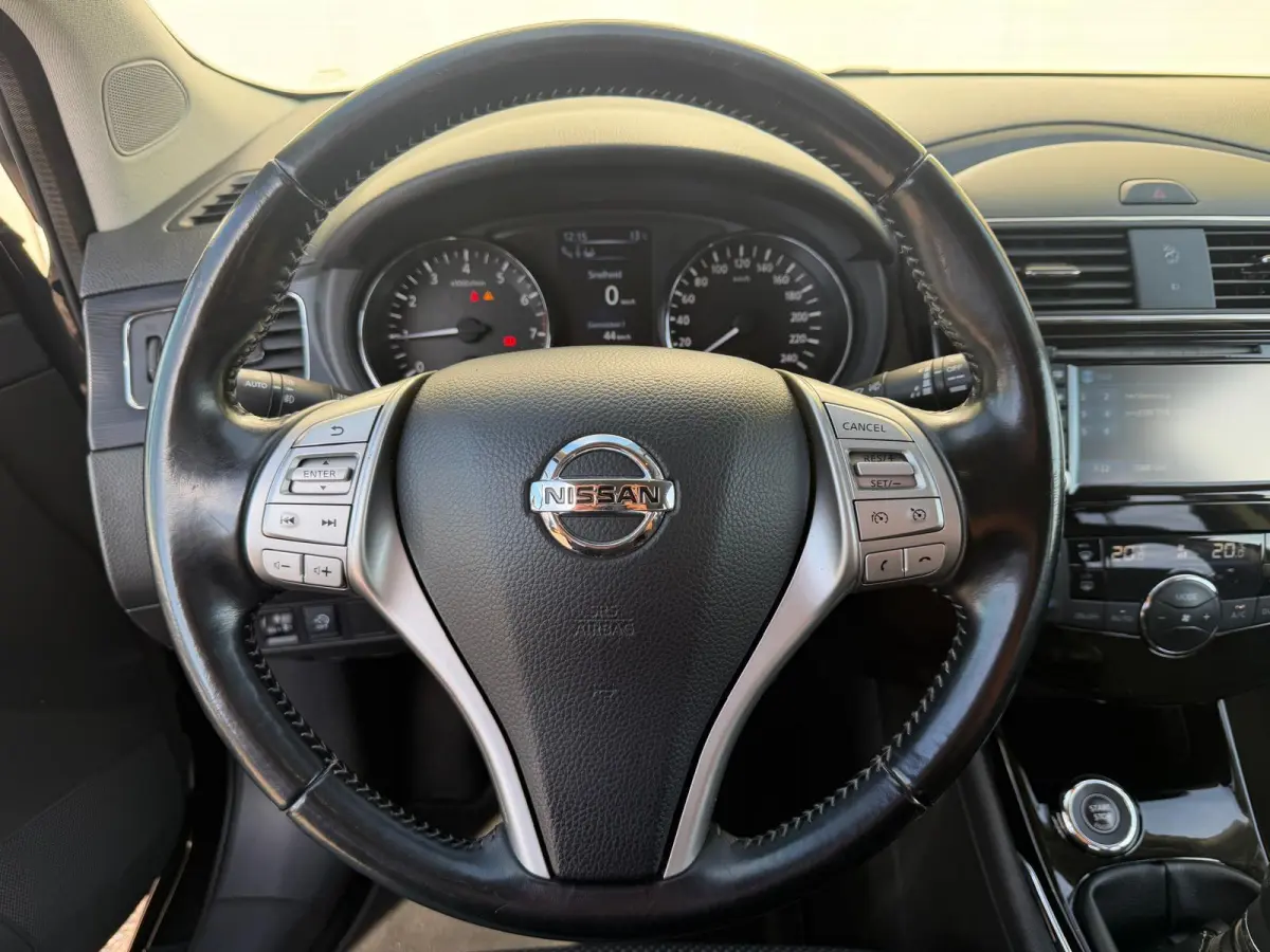 1.2 DIG-T Acenta/NAVI/CAMERA/KEYLESS/TREKH/NAP