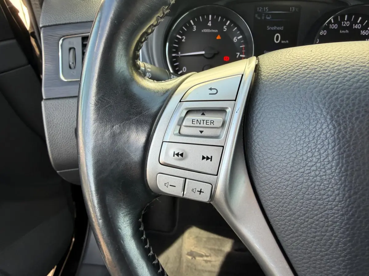 1.2 DIG-T Acenta/NAVI/CAMERA/KEYLESS/TREKH/NAP