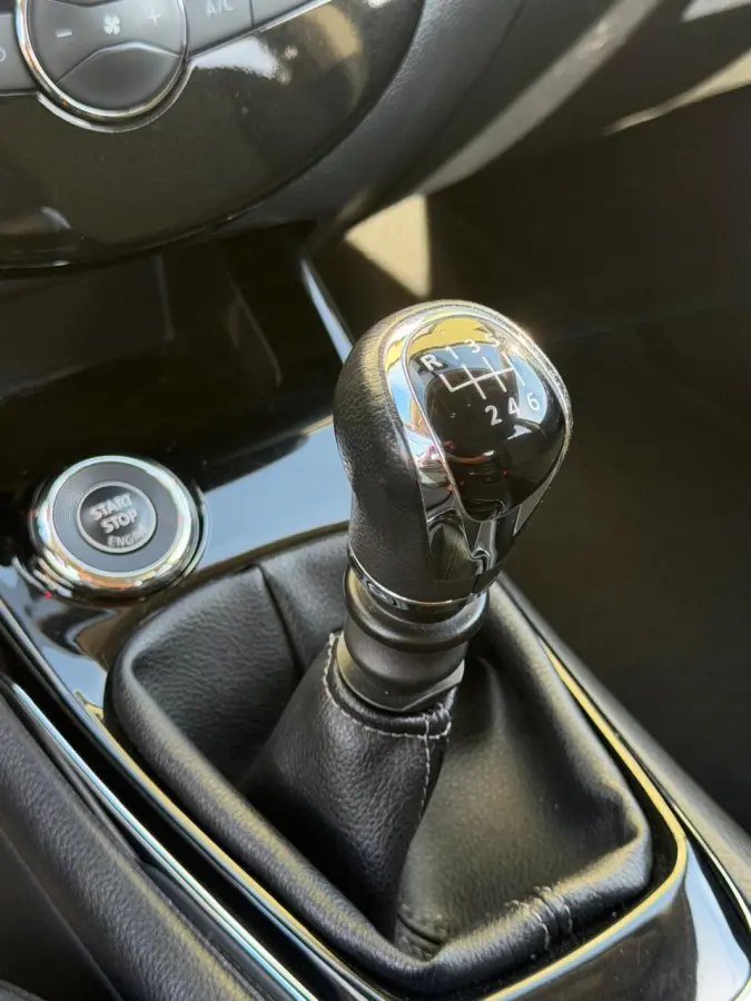 1.2 DIG-T Acenta/NAVI/CAMERA/KEYLESS/TREKH/NAP