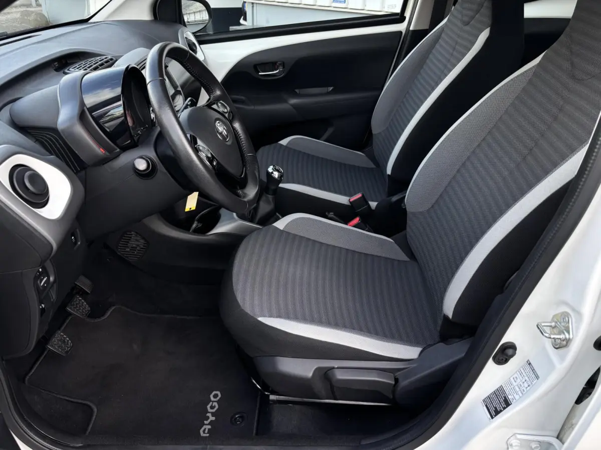 1.0 VVT-i x-cite | Camera | Carplay | 15 inch velgen