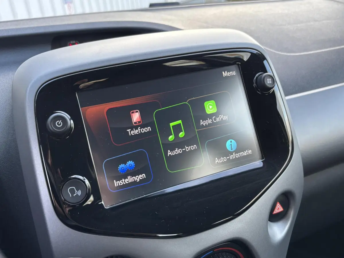 1.0 VVT-i x-cite | Camera | Carplay | 15 inch velgen