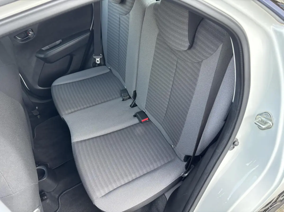 1.0 VVT-i x-cite | Camera | Carplay | 15 inch velgen