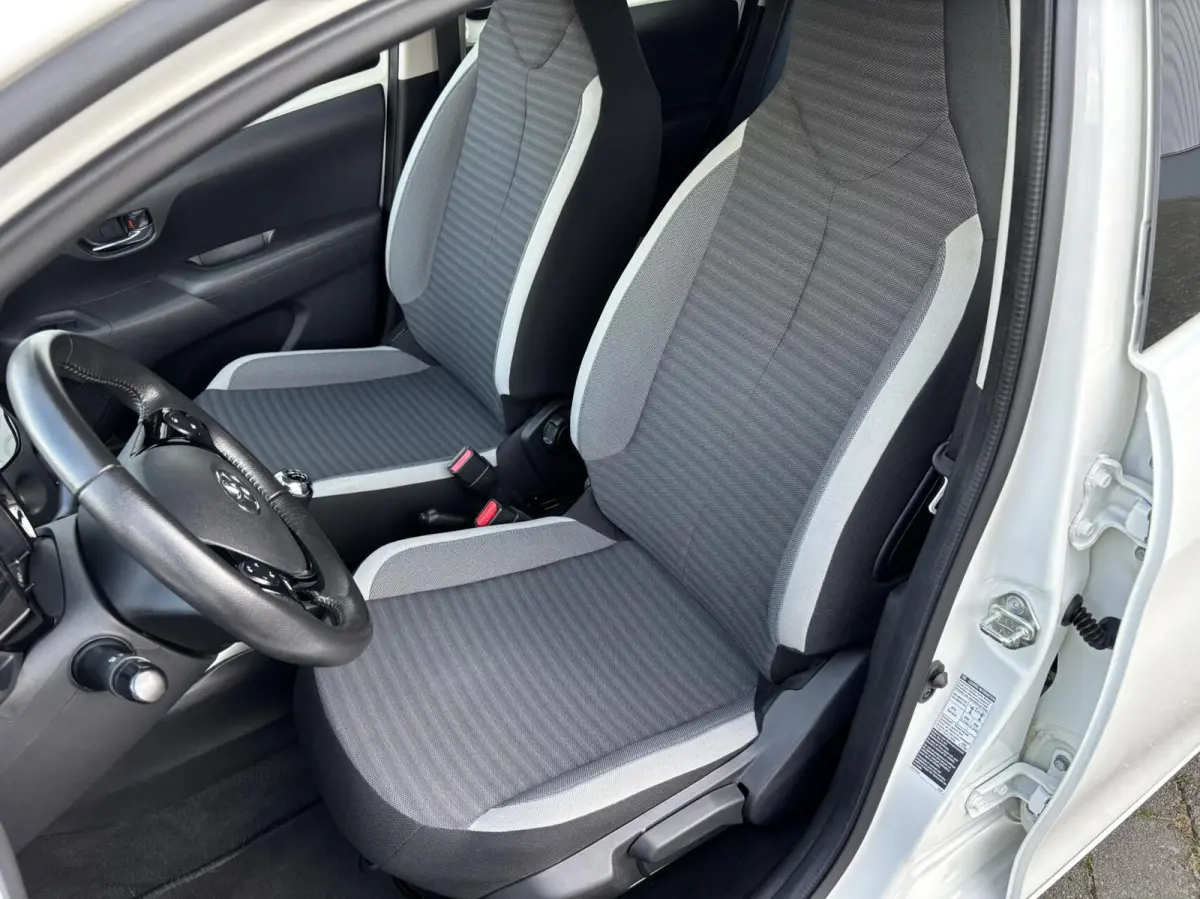 1.0 VVT-i x-cite | Camera | Carplay | 15 inch velgen