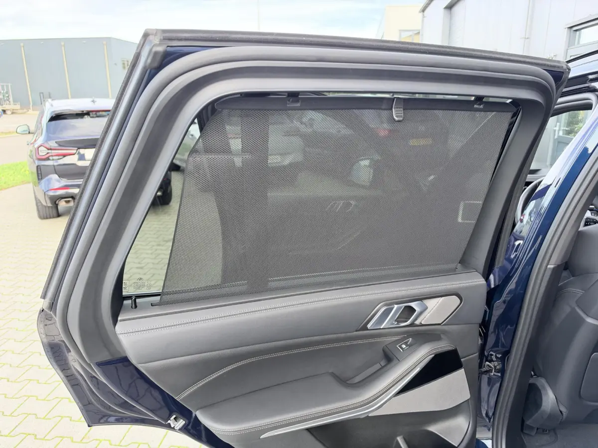 xDrive50e M sport Pro | 490 PK | Trekhaak | Pano | M Stoelen | Individual Tansanitblau metallic | Long Range