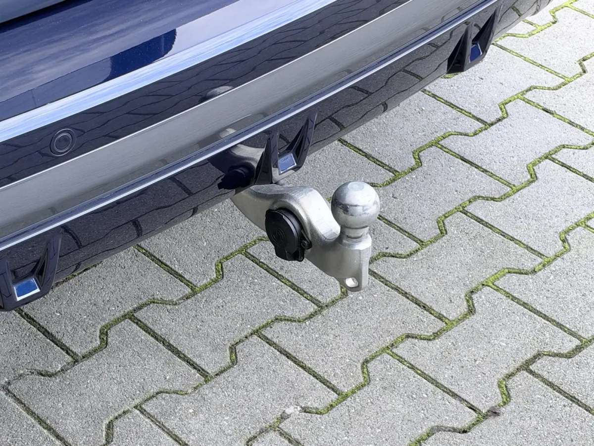 xDrive50e M sport Pro | 490 PK | Trekhaak | Pano | M Stoelen | Individual Tansanitblau metallic | Long Range