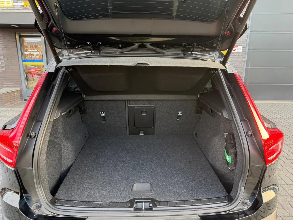 1.5 T2 R-Design | 1E EIGENAAR | 3/6/12MND GARANTIE | AUTOMAAT | PANO | LED | DAB | CRUISE | CARPLAY | STOELVERWM | BLIS | HARMAN KARDON |