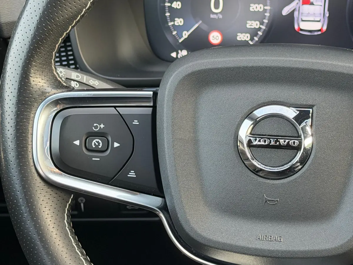 1.5 T2 R-Design | 1E EIGENAAR | 3/6/12MND GARANTIE | AUTOMAAT | PANO | LED | DAB | CRUISE | CARPLAY | STOELVERWM | BLIS | HARMAN KARDON |