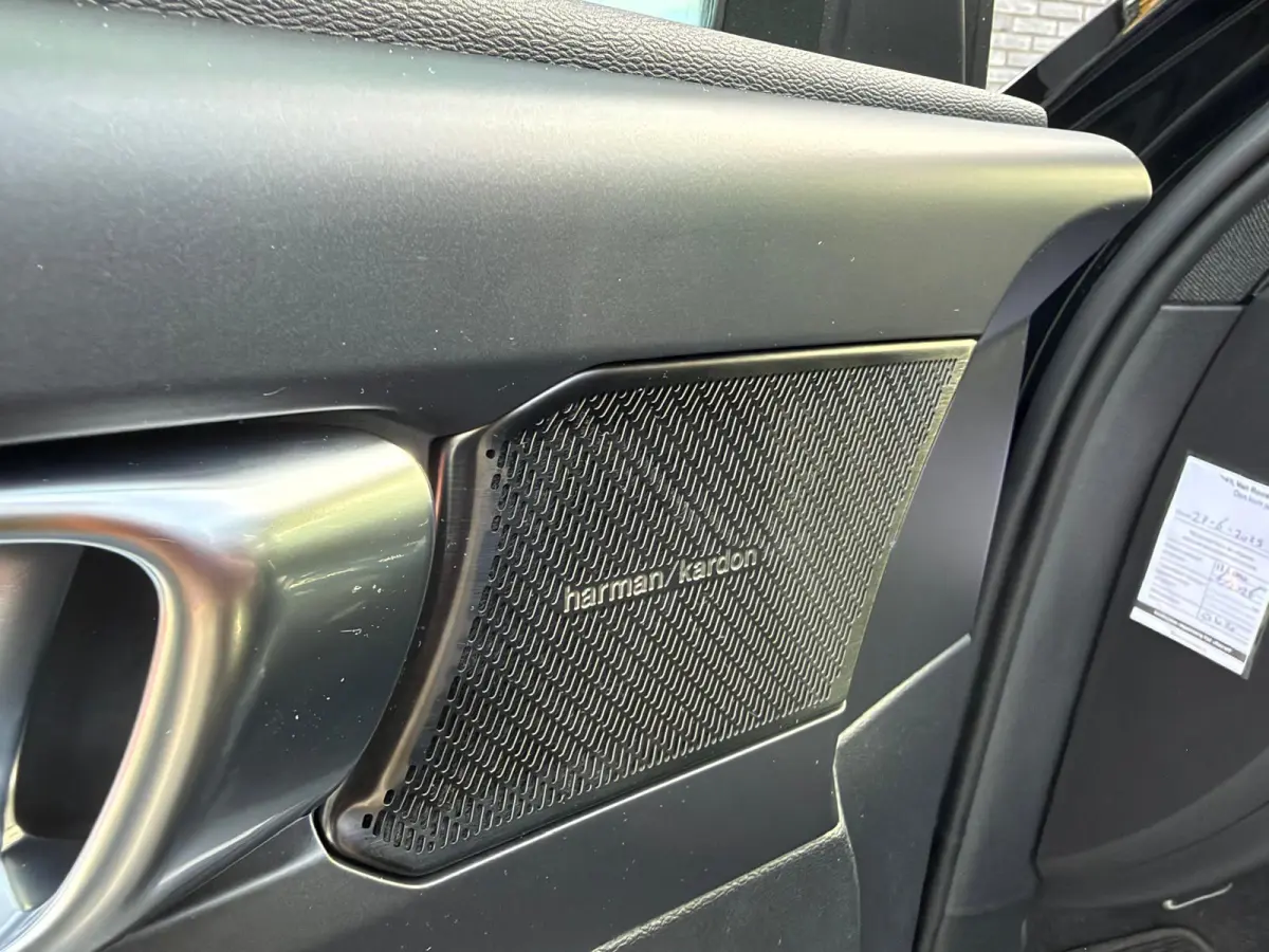 1.5 T2 R-Design | 1E EIGENAAR | 3/6/12MND GARANTIE | AUTOMAAT | PANO | LED | DAB | CRUISE | CARPLAY | STOELVERWM | BLIS | HARMAN KARDON |