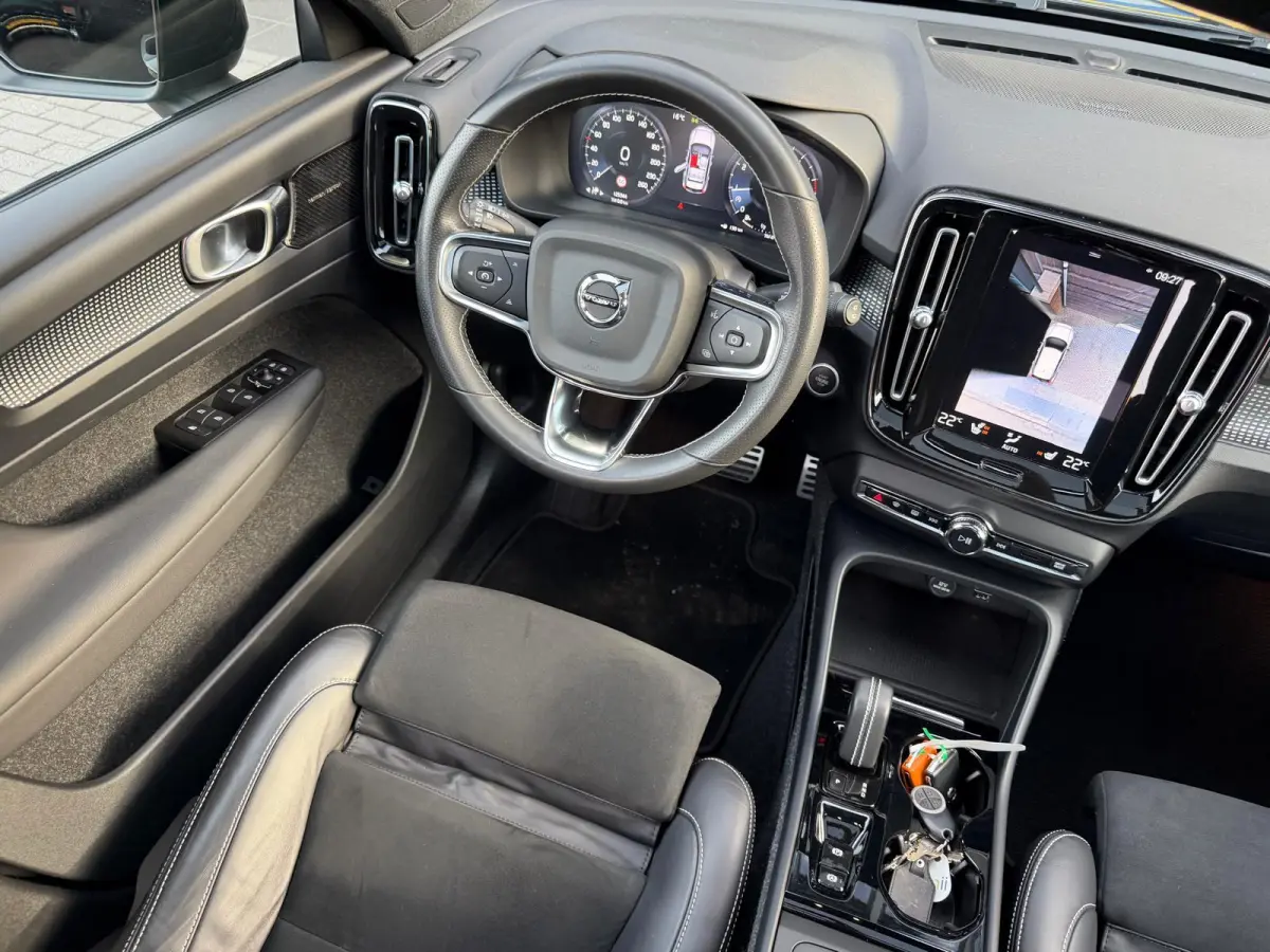 1.5 T2 R-Design | 1E EIGENAAR | 3/6/12MND GARANTIE | AUTOMAAT | PANO | LED | DAB | CRUISE | CARPLAY | STOELVERWM | BLIS | HARMAN KARDON |