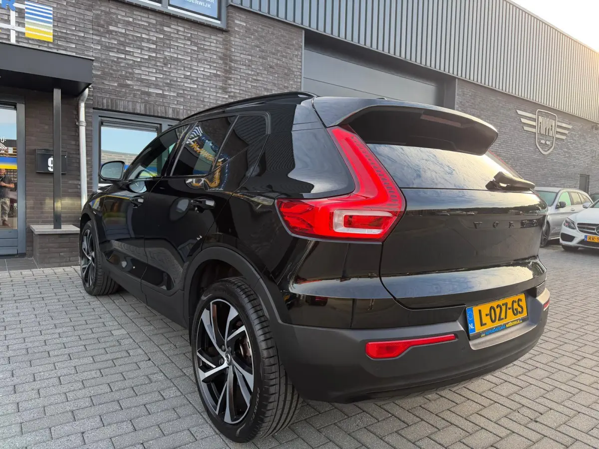 1.5 T2 R-Design | 1E EIGENAAR | 3/6/12MND GARANTIE | AUTOMAAT | PANO | LED | DAB | CRUISE | CARPLAY | STOELVERWM | BLIS | HARMAN KARDON |