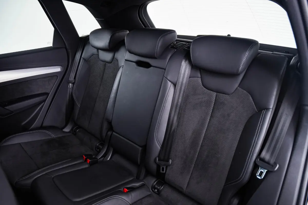 55 TFSI e quattro Competition Panoramadak - Akoestisch glas - Audi soundsystem - Head up - Stoelverwarming - Assistentiepakket 'City en Parking' - Cruise Control - Parkeerassistent -