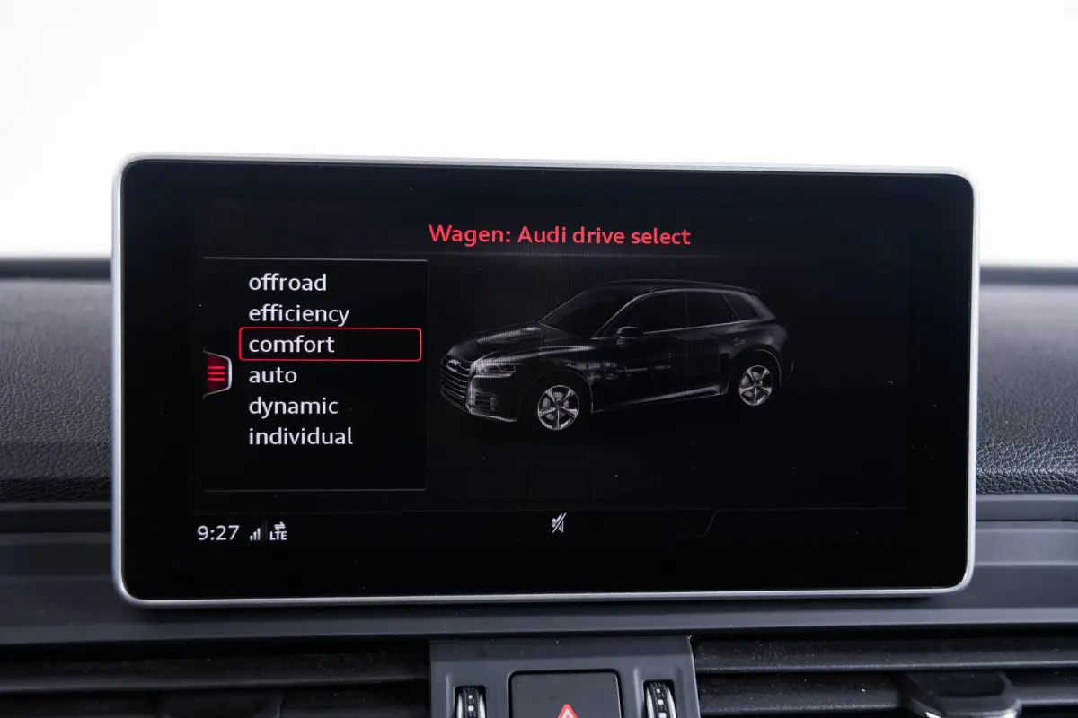 55 TFSI e quattro Competition Panoramadak - Akoestisch glas - Audi soundsystem - Head up - Stoelverwarming - Assistentiepakket 'City en Parking' - Cruise Control - Parkeerassistent -