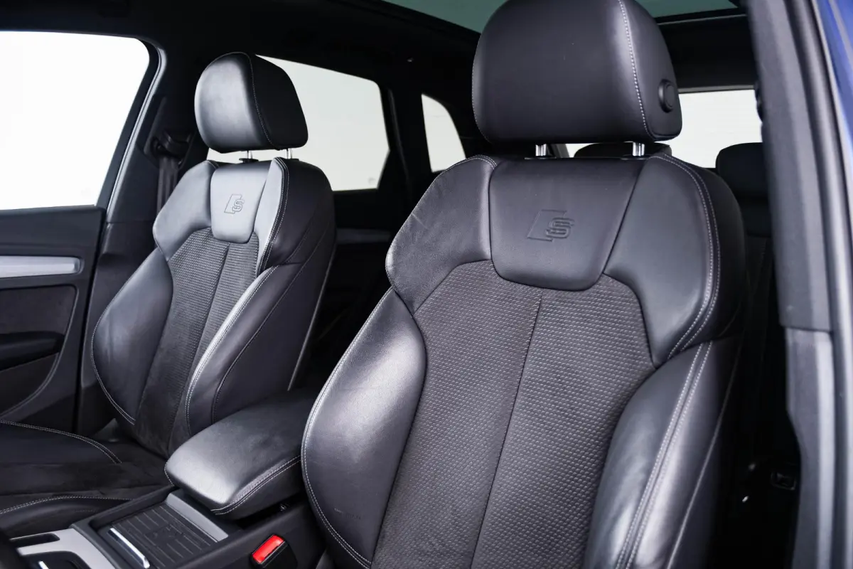 55 TFSI e quattro Competition Panoramadak - Akoestisch glas - Audi soundsystem - Head up - Stoelverwarming - Assistentiepakket 'City en Parking' - Cruise Control - Parkeerassistent -