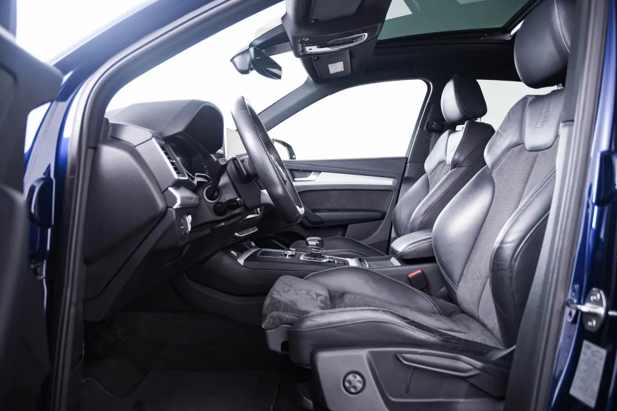 55 TFSI e quattro Competition Panoramadak - Akoestisch glas - Audi soundsystem - Head up - Stoelverwarming - Assistentiepakket 'City en Parking' - Cruise Control - Parkeerassistent -