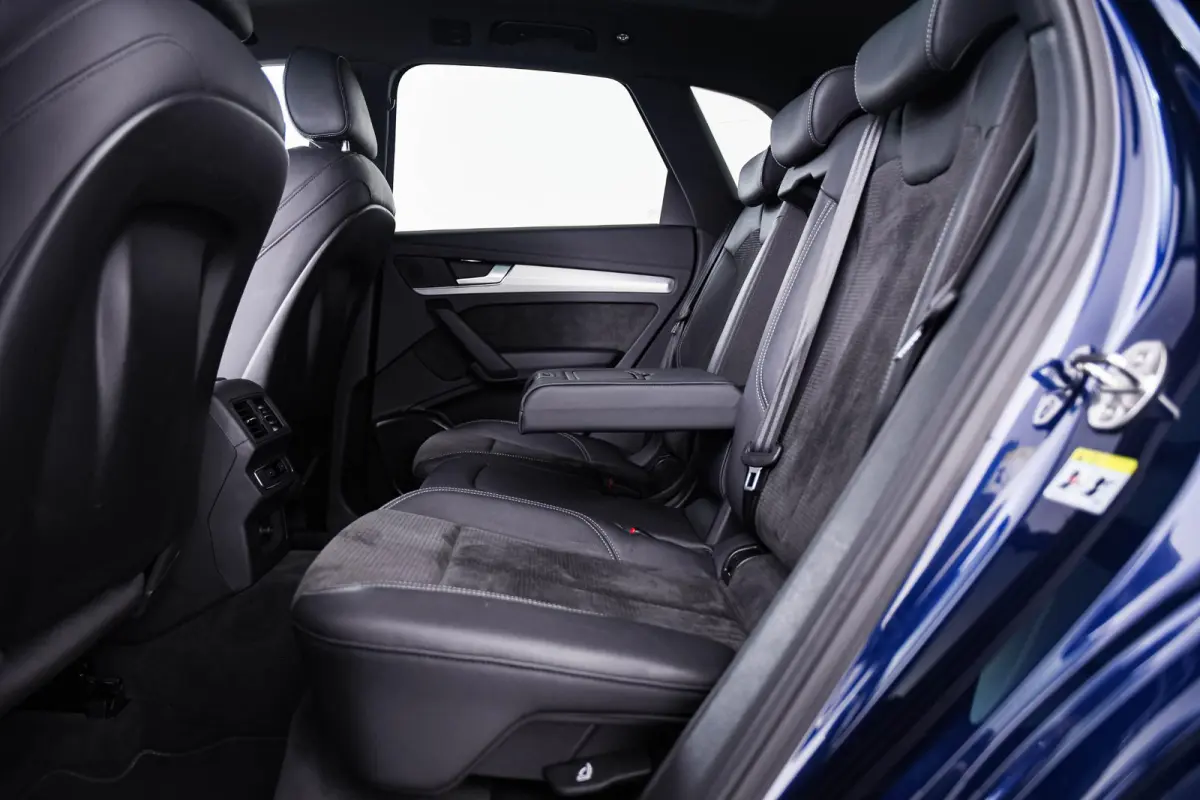 55 TFSI e quattro Competition Panoramadak - Akoestisch glas - Audi soundsystem - Head up - Stoelverwarming - Assistentiepakket 'City en Parking' - Cruise Control - Parkeerassistent -
