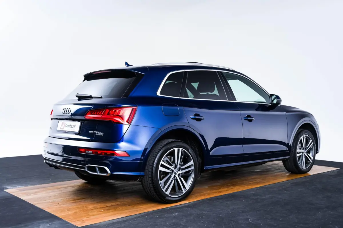 55 TFSI e quattro Competition Panoramadak - Akoestisch glas - Audi soundsystem - Head up - Stoelverwarming - Assistentiepakket 'City en Parking' - Cruise Control - Parkeerassistent -